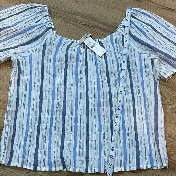 NWT Loft Cropped Peasant Top - Picture 8 of 10